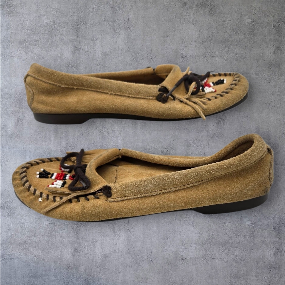 Minnetonka Women's Thunderbird Suede Boat Sole Moccasins